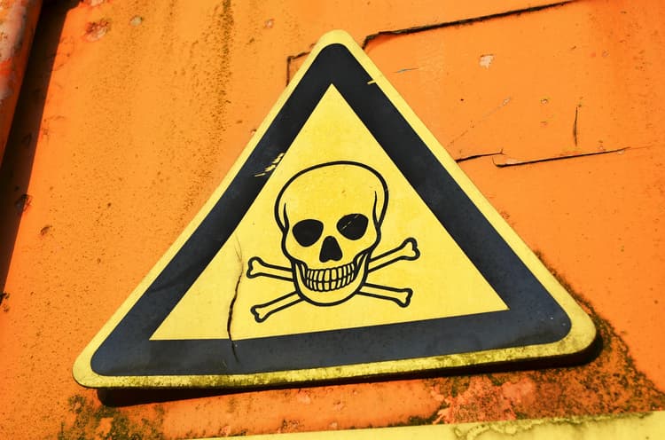 Veilig en gezond omgaan met chemische stoffen: een leidraad voor de preventieadviseur